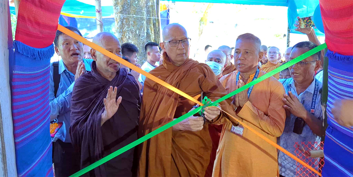 রাঙ্গামাটিতে রাজবন বিহারে বর্ণাঢ্য আয়োজনে দুই দিনের কঠিন চীবর দান উৎসব শুরু